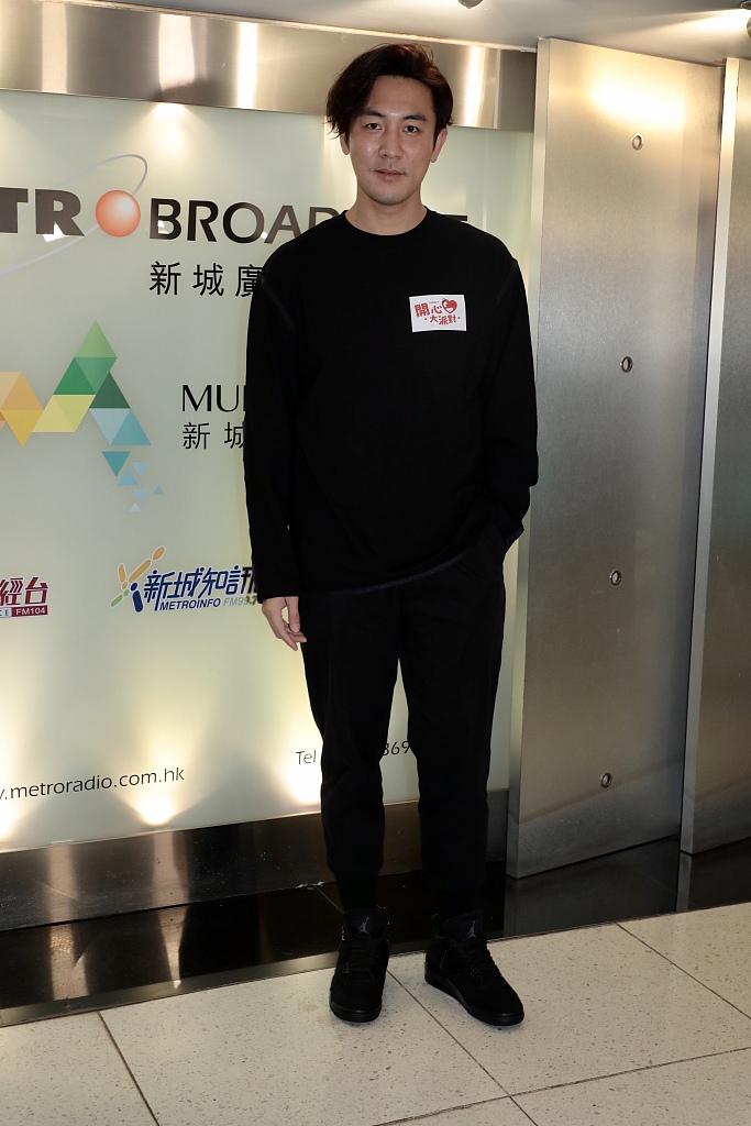 组图:谭俊彦一身黑色look帅气难挡 感谢薛家燕让自己重燃歌手梦