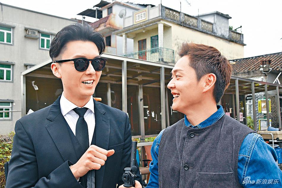 组图:《踩过界ii》拍外景 王浩信大赞张振朗驾车稳健