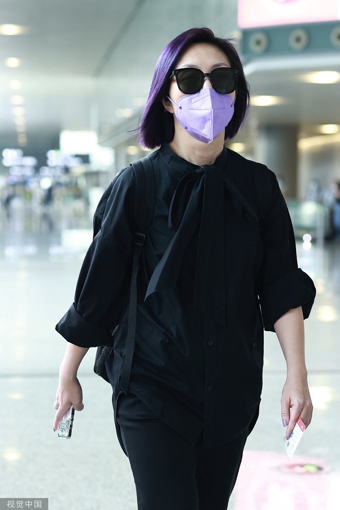 杨千嬅 3   组图:林允素颜出行长发飘飘 穿.