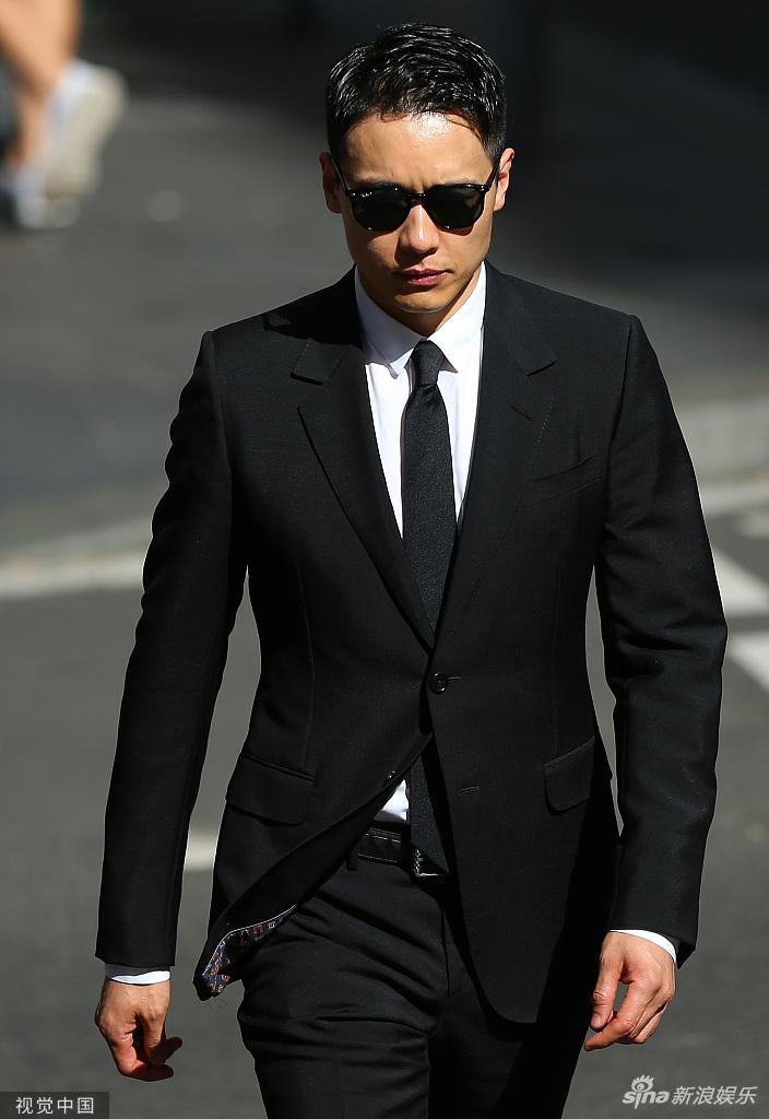 组图:高云翔案庭审第9日抵达法庭 黑西装墨镜一言不发