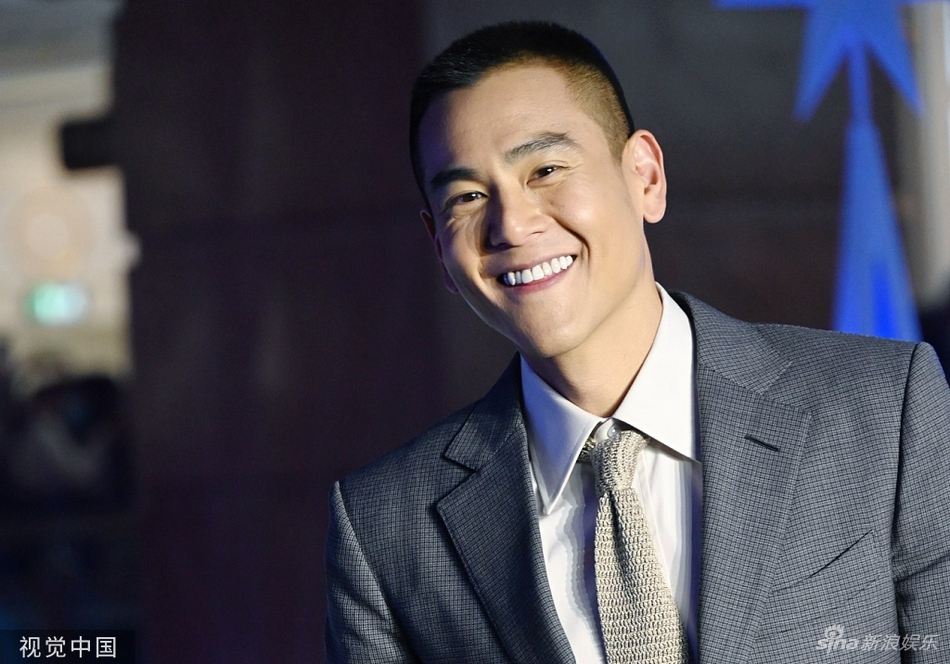 组图:彭于晏板寸短发man爆坏笑痞帅 想去观赛冬奥会_高清图集_新浪网