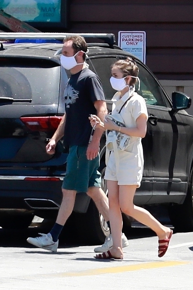 当地时间2020年5月5日,美国加州,莉莉·柯林斯(lily collins)与男友