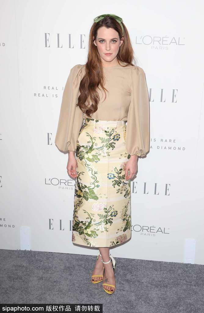 组图:猫王外孙女丽莉·克亚芙出席活动 五官深邃颇得外公神韵