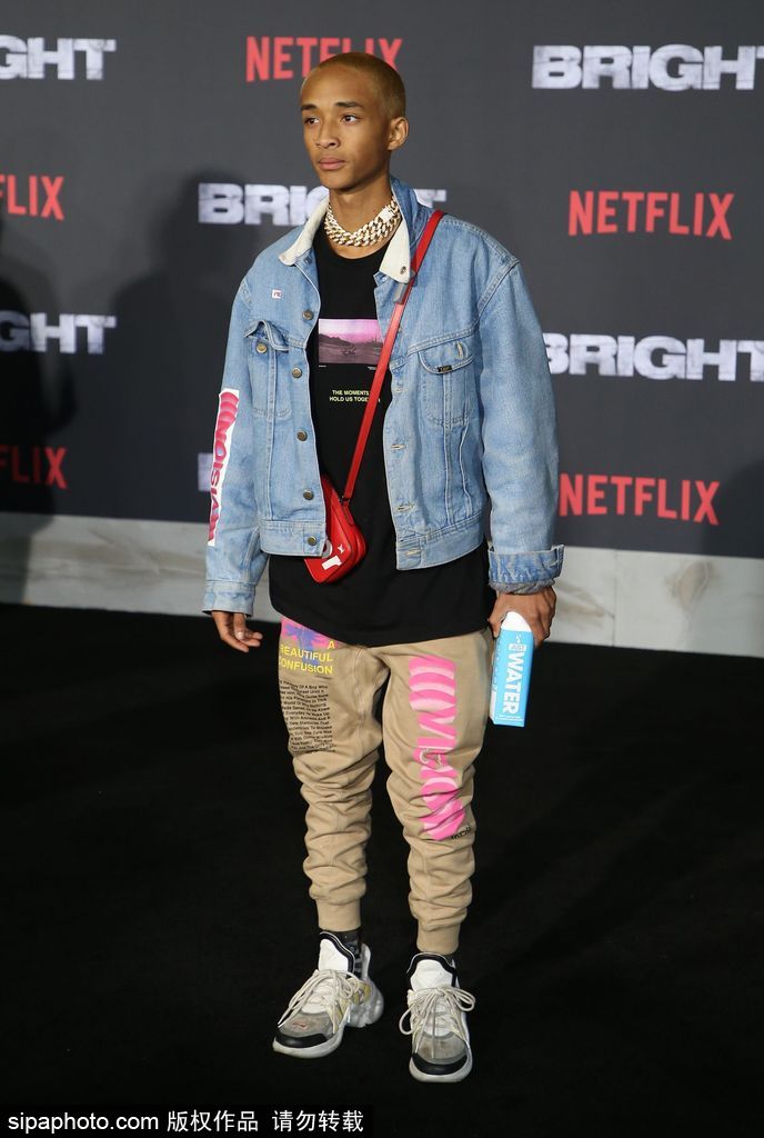 组图:贾登·史密斯潮装现身助阵老爸新片首映个性十足