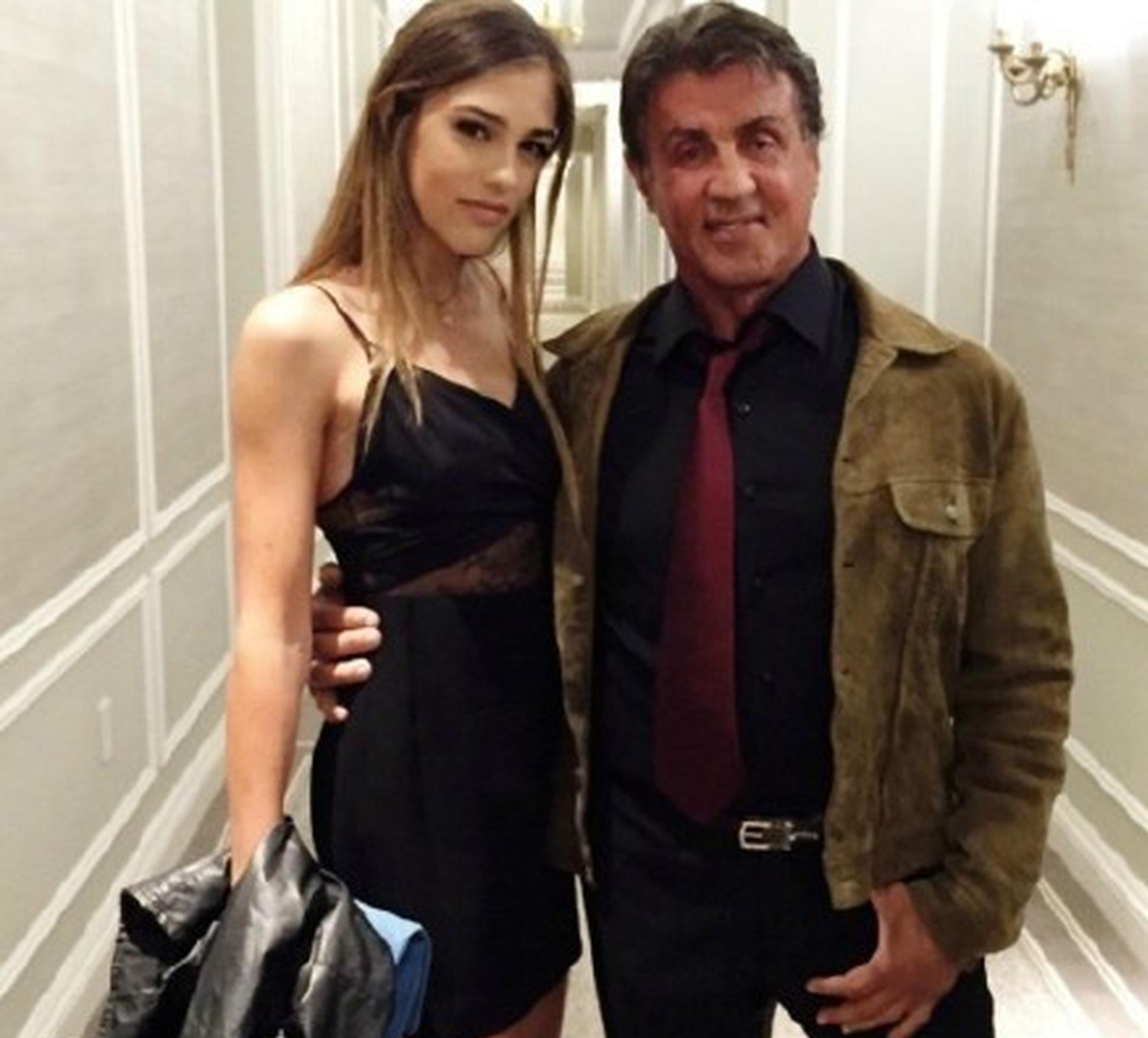 组图:国民岳父史泰龙和他漂亮女儿们的日常 简直太养眼!