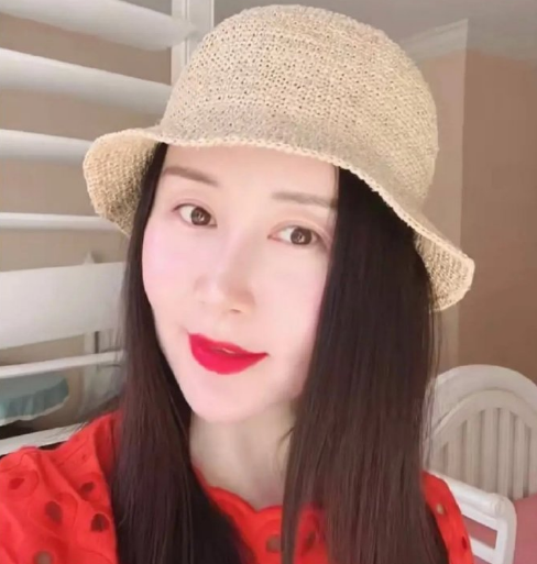 组图：舒畅近照脸部奇怪疑整容？粉丝力挺只是美颜过度
