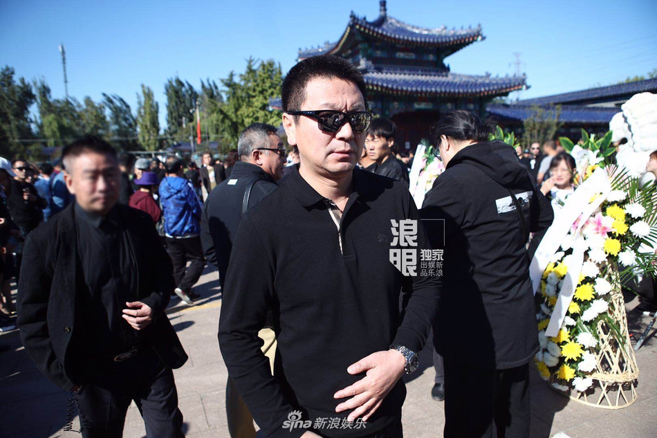 组图:臧天朔告别仪式北京举行 崔健葛优董浩尹相杰李琦梁天现身