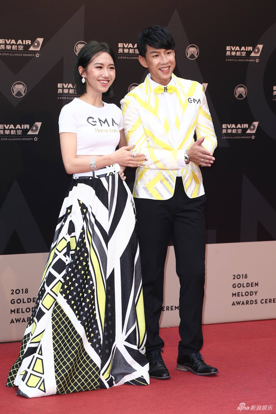 组图:第29届金曲奖红毯开启 男女主持人亮相热场