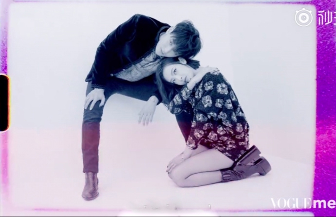 组图这个同框姿势厉害了黄子韬宋茜合体登封解锁新姿