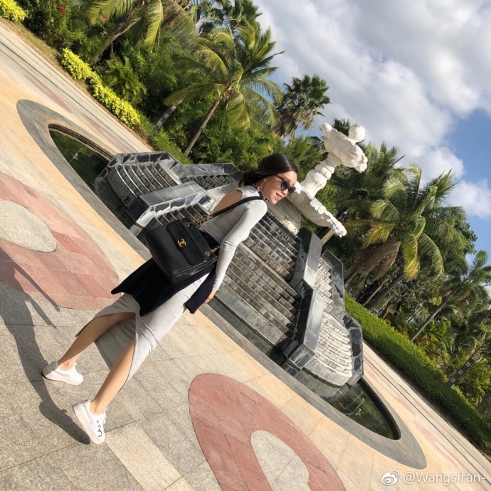 组图:gai向女友求婚成功 王斯然私照美丽大方