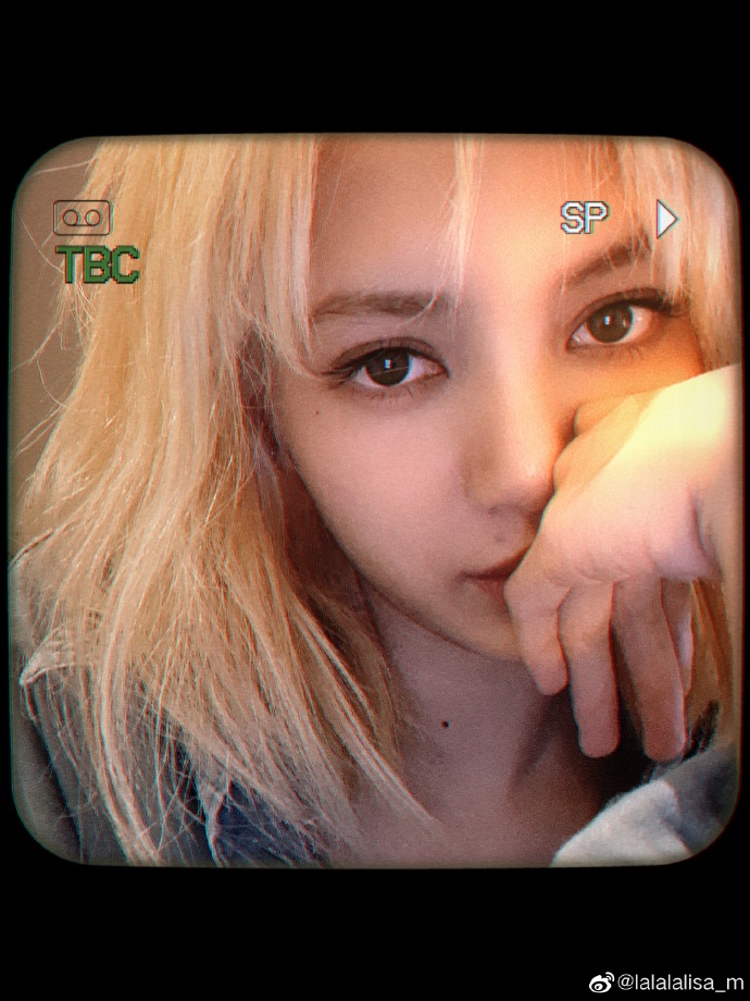 組圖：Lisa微博曬照慶祝BLACKPINK出道六週年 感謝中國粉絲