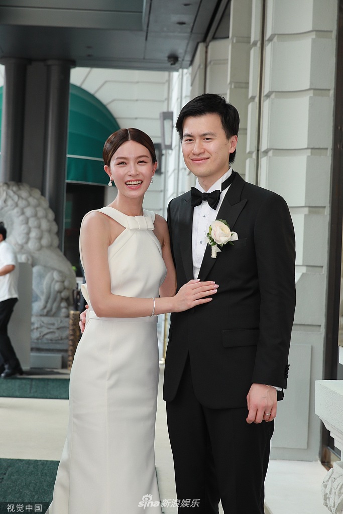 张铭恩和文咏珊结婚照图片