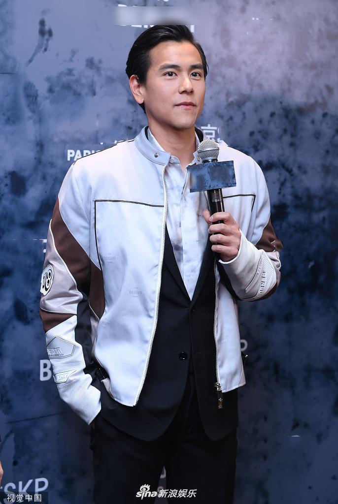 组图:彭于晏身穿夹克似赛车手 梳背头五官硬朗帅气十足