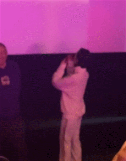 组图：孟美岐《我心飞扬》放映会听到粉丝应援口号转身落泪第4张图片