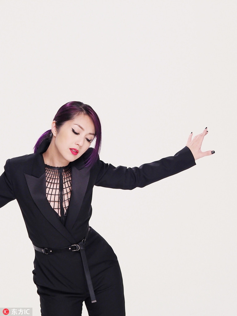 组图:杨千嬅最新写真 黑色套装气场强大酷感十足_高清图集_新浪网