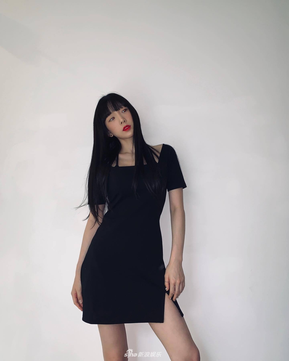 組圖：Tiffany生日趴少女時代成員為姐妹慶生 全體黑色小禮服