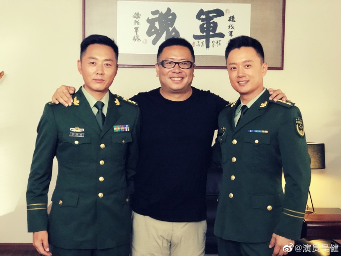 组图：吴健晒照告别《特战荣耀》杨洋发长文感谢“连长”第4张图片