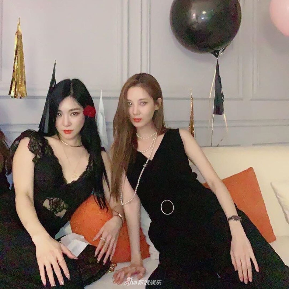 組圖：Tiffany生日趴少女時代成員為姐妹慶生 全體黑色小禮服