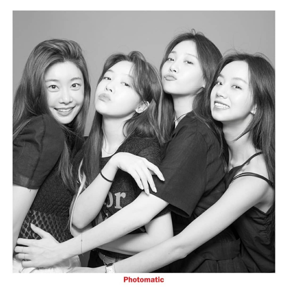 组图：Girlsday出道10周年合影 成员们美貌依旧不输10年前