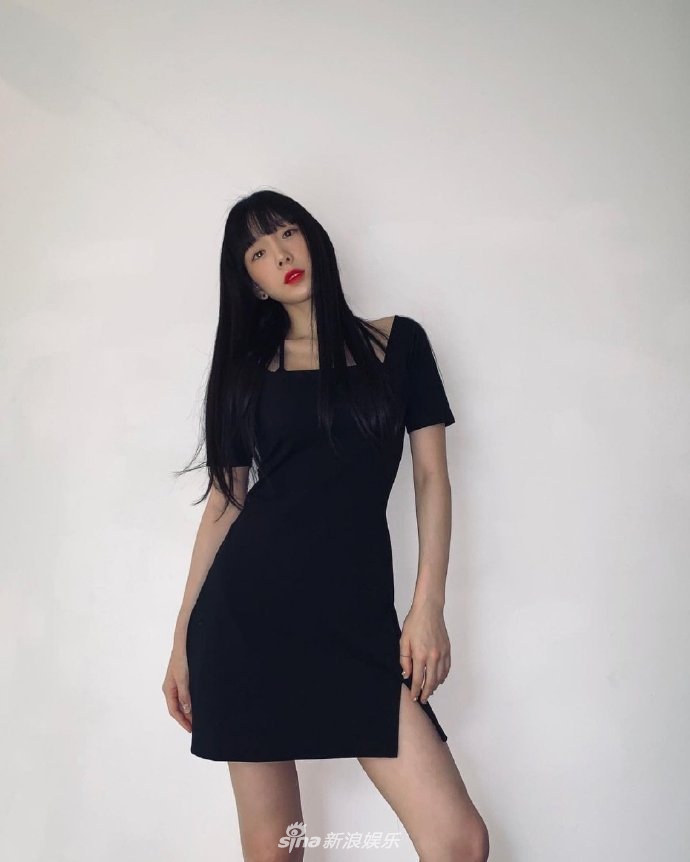 組圖：Tiffany生日趴少女時代成員為姐妹慶生 全體黑色小禮服