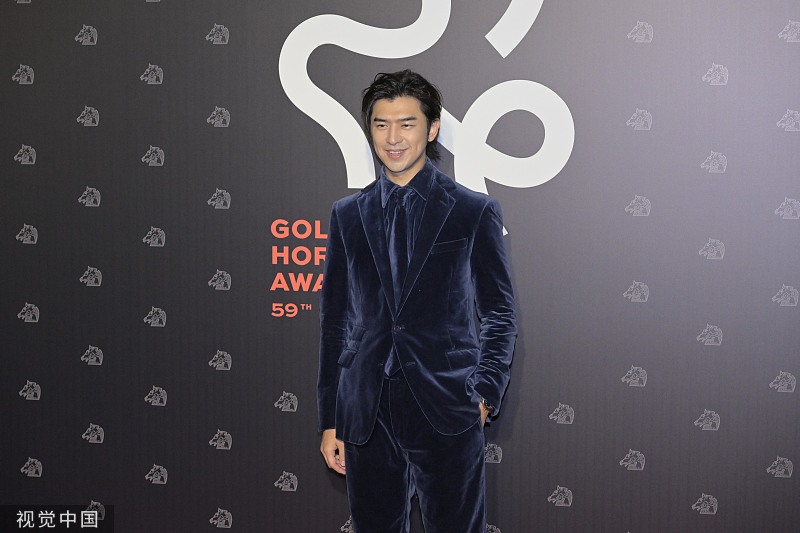 组图:陈柏霖蓝丝绒西装亮相金马奖红毯 笑容灿烂状态好_高清图集_新浪