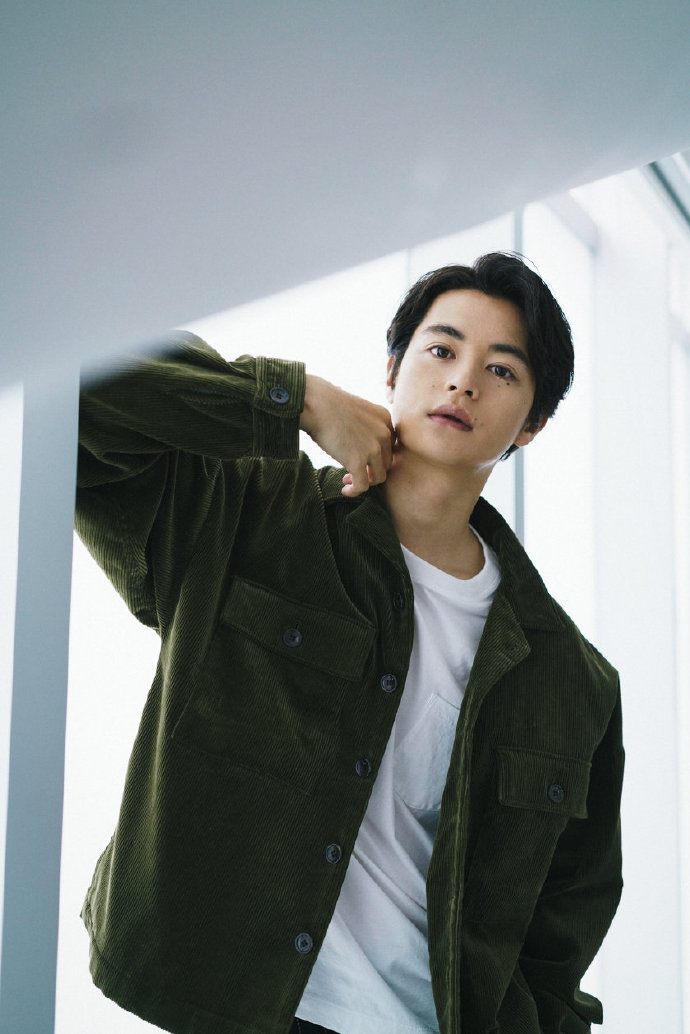 组图:濑户康史拍摄时尚写真 棕色休闲外套演绎日系型男_高清图集_新浪