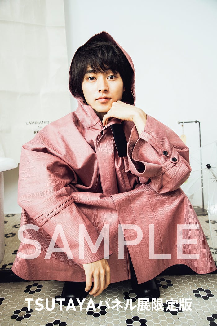 组图山崎贤人年历特典生写释出六种版本六种帅气