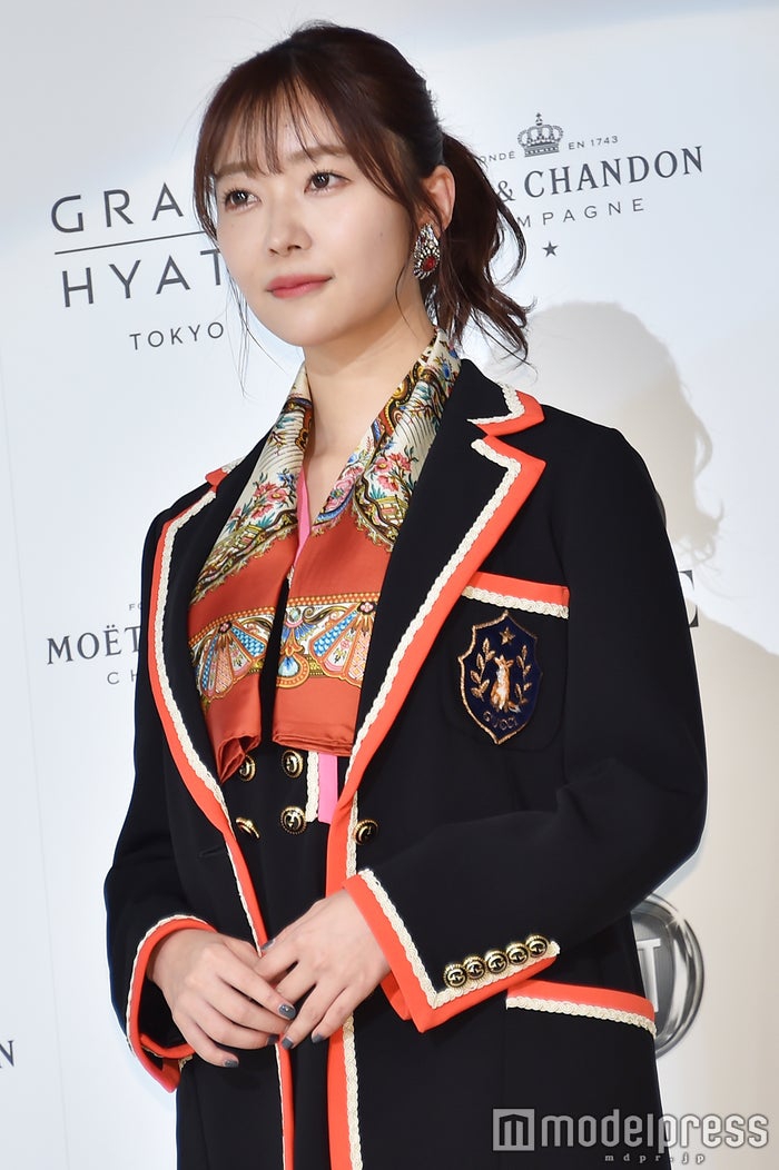 指原莉乃出席颁奖典礼感谢恩师秋元康 日本明星活动 娱乐新闻 娱乐吧