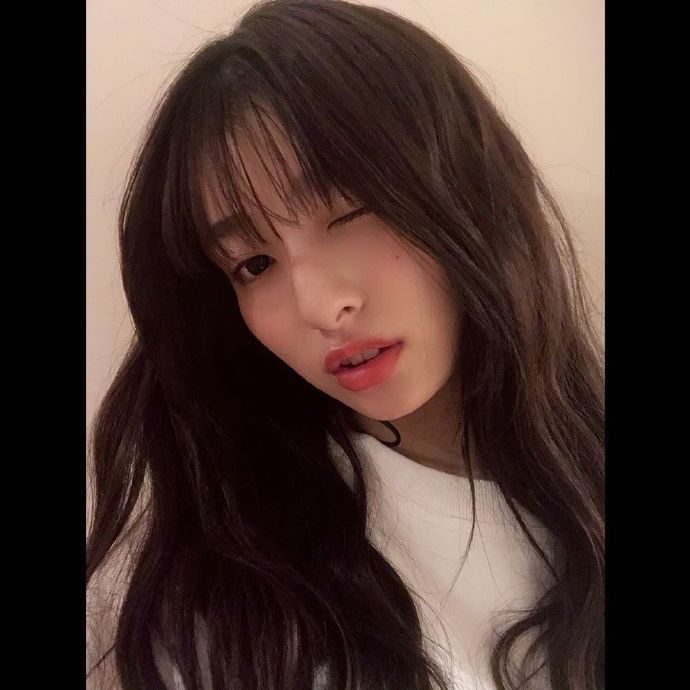 组图:吉川爱更新个人社交网站 可爱表情古灵精怪