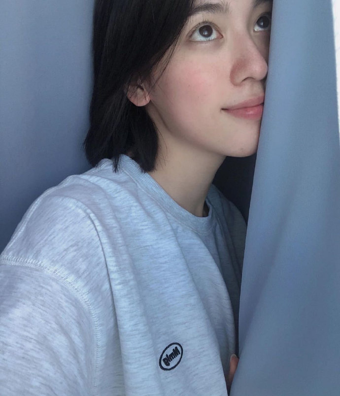 组图:三吉彩花更新社交网站 素颜自拍依旧美丽夺目_高清图集_新浪网