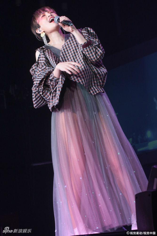 魏如萱笑言不敢邀谢霆锋当嘉宾 积极减肥露肉.图_高清图集_新浪网