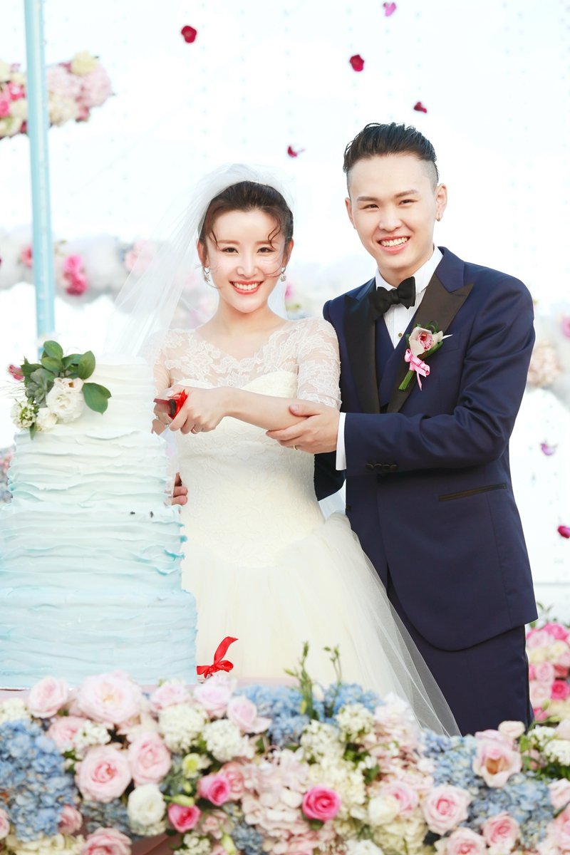 张玮,杨烨交换戒指