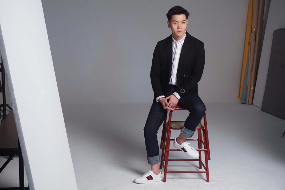 郑迦文新曲《鱼缸》上线 宣传照曝光