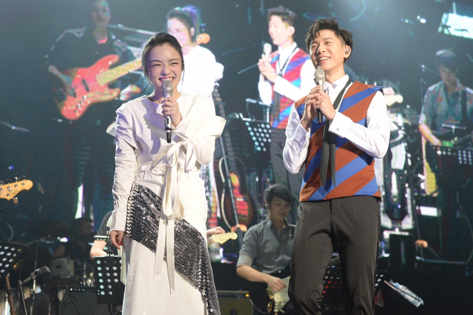 韦礼安北京开唱 京腔调侃徐佳莹:会freestyle吗?