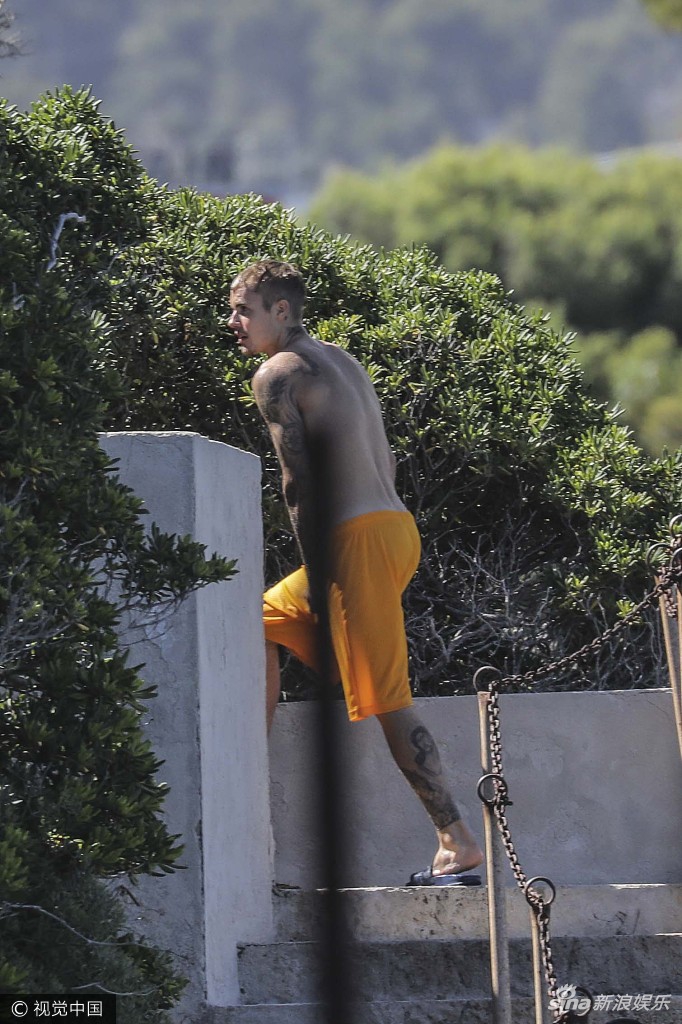 当地时间2017年6月29日,法国南部,贾斯汀·比伯(justin bieber)海滩
