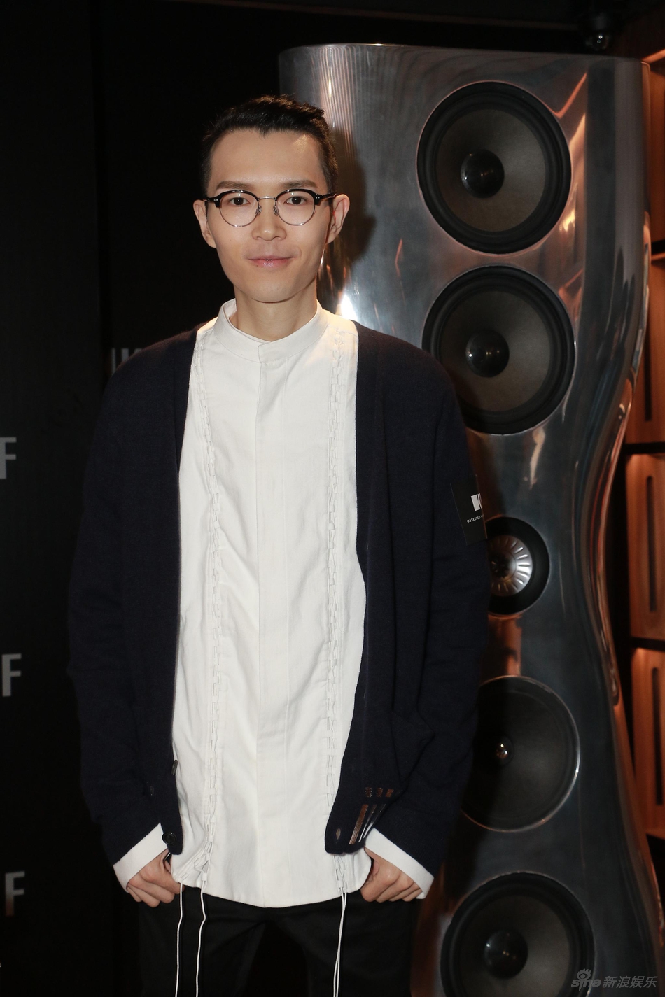 组图:方大同出席开幕活动 会跟林宥嘉私聊合作