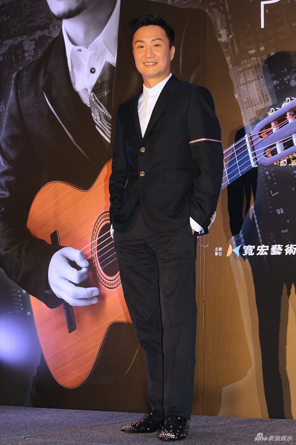 组图:郑中基现身帅气不减当年 大方祝福前妻阿sa恋情_高清图集_新浪网