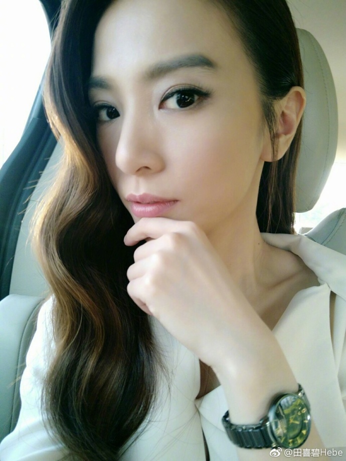 组图:田馥甄晒自拍不忘自嘲 清新冷峻尽显熟女范儿_高清图集_新浪网