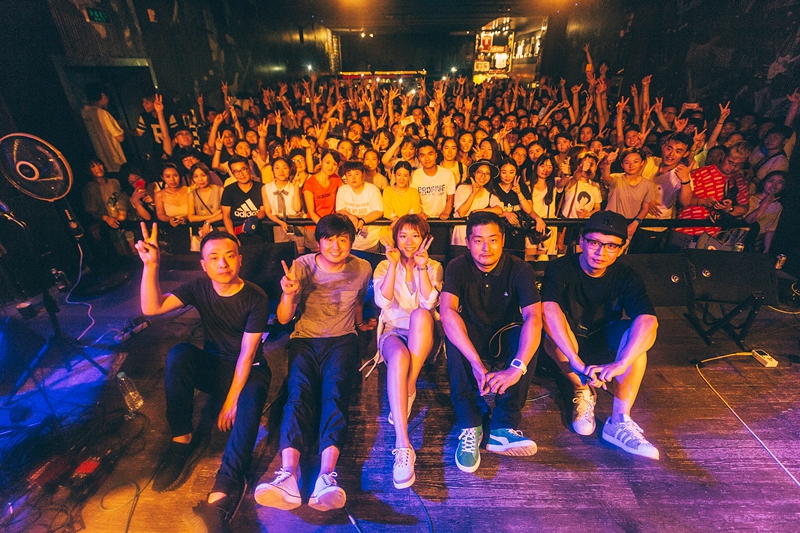 谢春花 巡演现场 支持   键翻阅图片 列表查看 大图 全屏观看 1 / 6