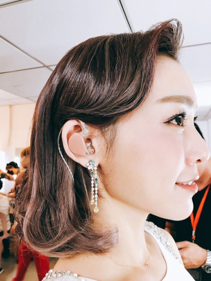 范玮琪温婉甜笑