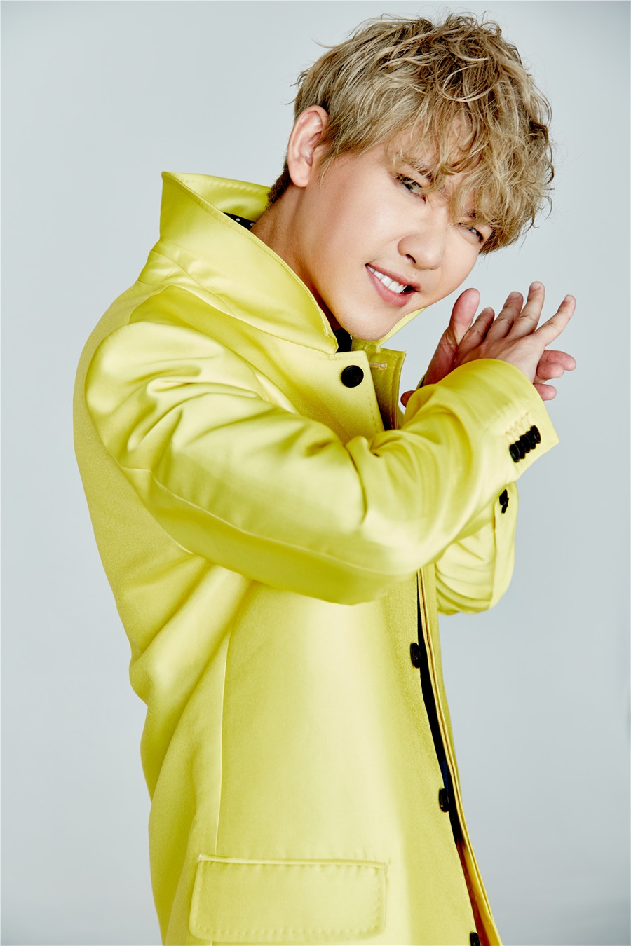 新浪娱乐讯 快男歌手,前8090男团成员陈骁公布了最新单曲《泡泡糖