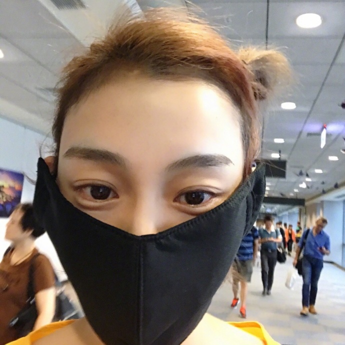 范玮琪和好友自拍