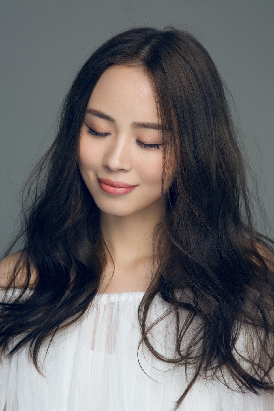 袁莉媛新歌也许再见上线展现宿命牵绊的意境