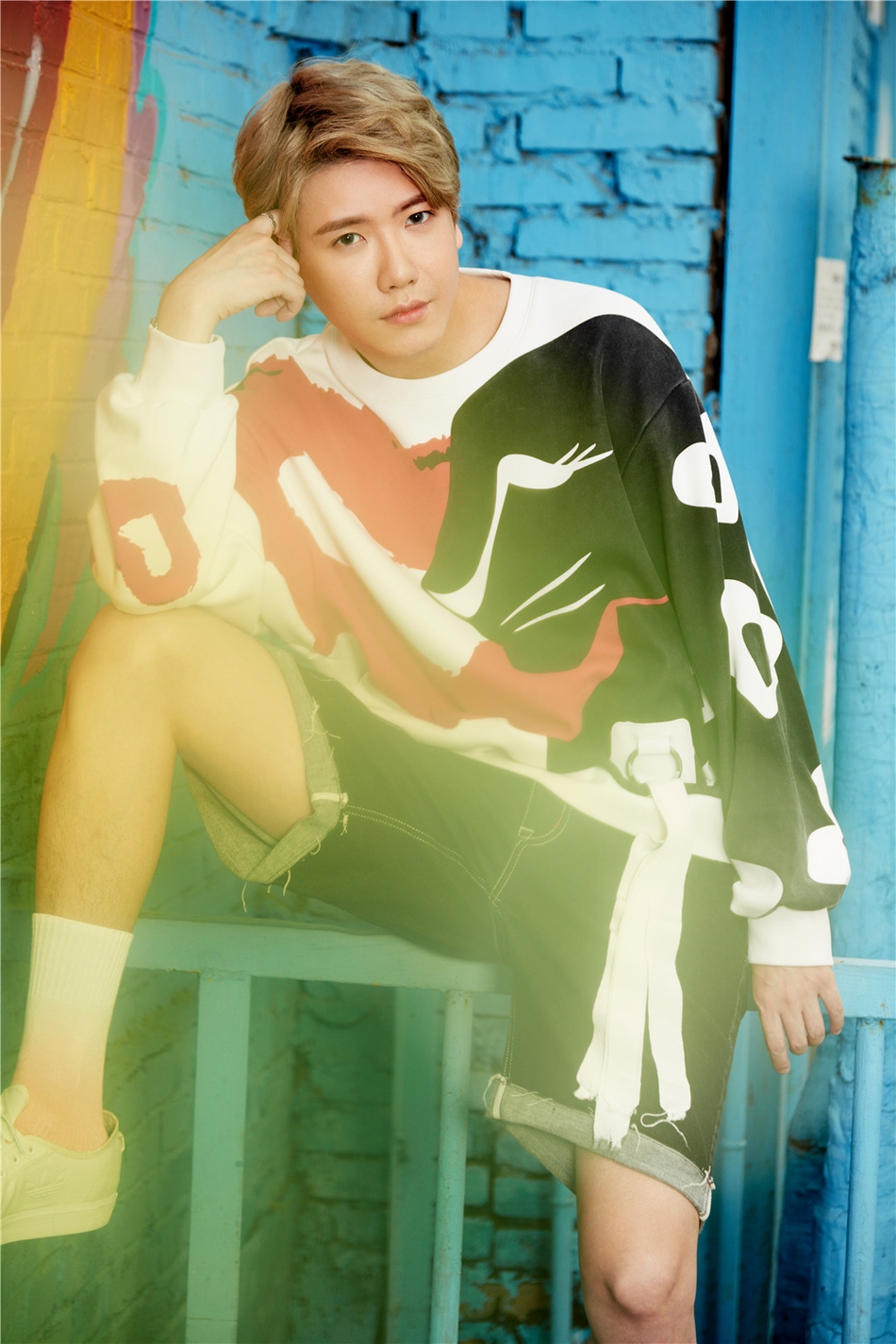 新浪娱乐讯 快男歌手,前8090男团成员陈骁在回国后首发新曲《泡泡糖