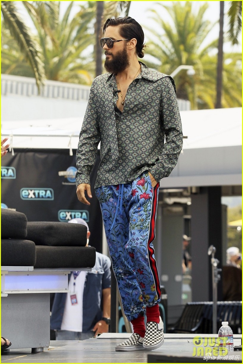 杰瑞德·莱托潮范儿十足