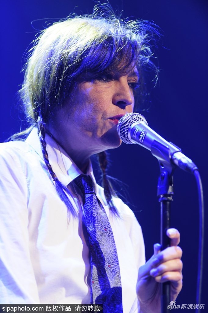 法国老牌偶像歌手吉儿-卡普兰比利时热情献唱