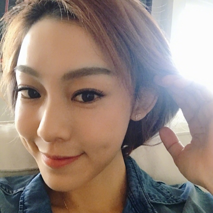 组图:范玮琪晒近照清爽又干练 创意将飞翔戴耳朵上_高清图集_新浪网