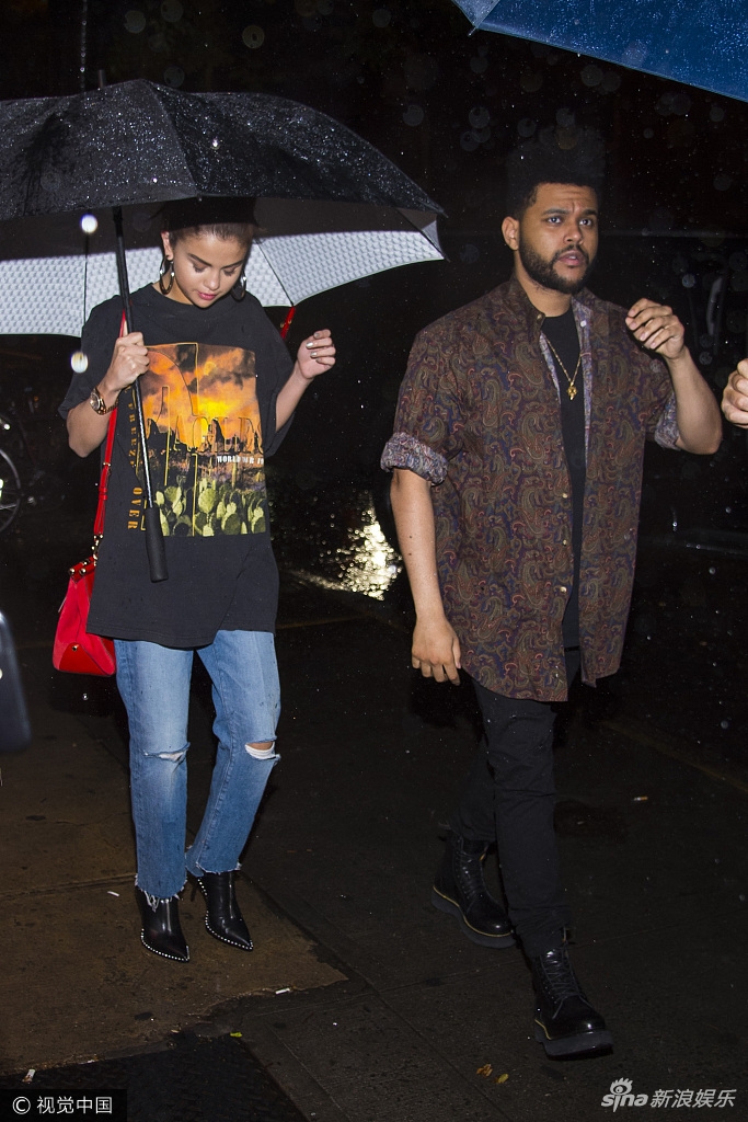 当地时间2017年9月2日,纽约,赛琳娜·戈麦斯(selena gomez)与男友"