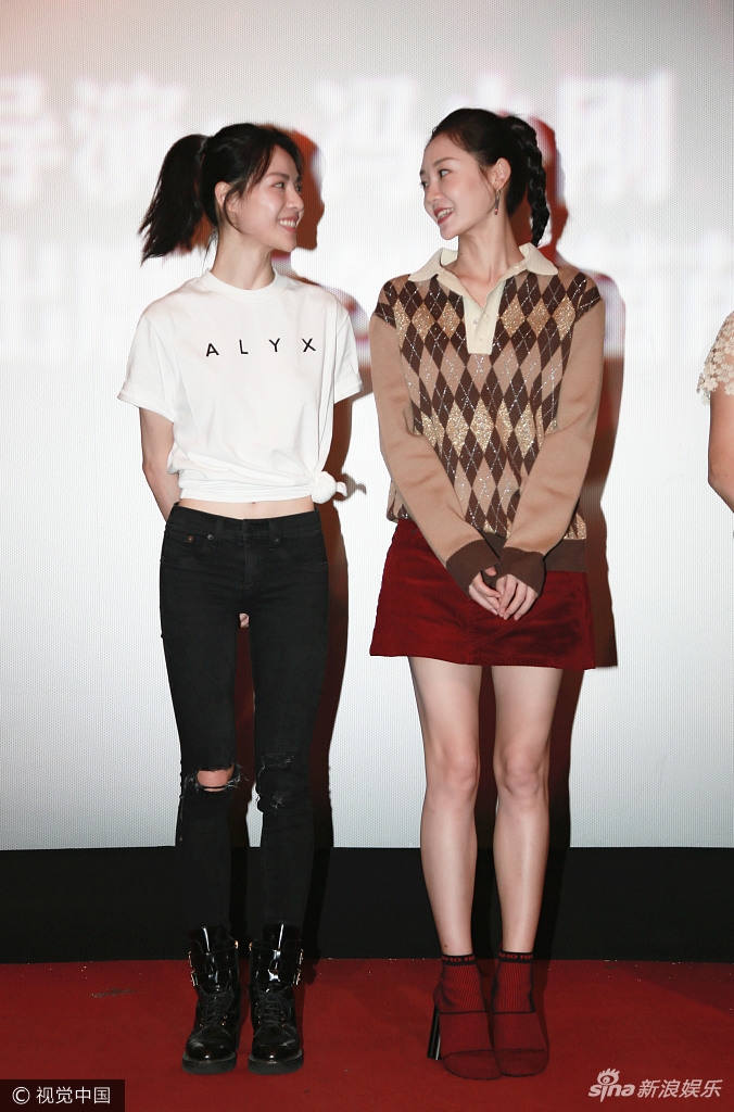 组图:冯小刚穿亮绿夹克宣传电影 钟楚曦露蛮腰苗苗秀美腿_高清图集