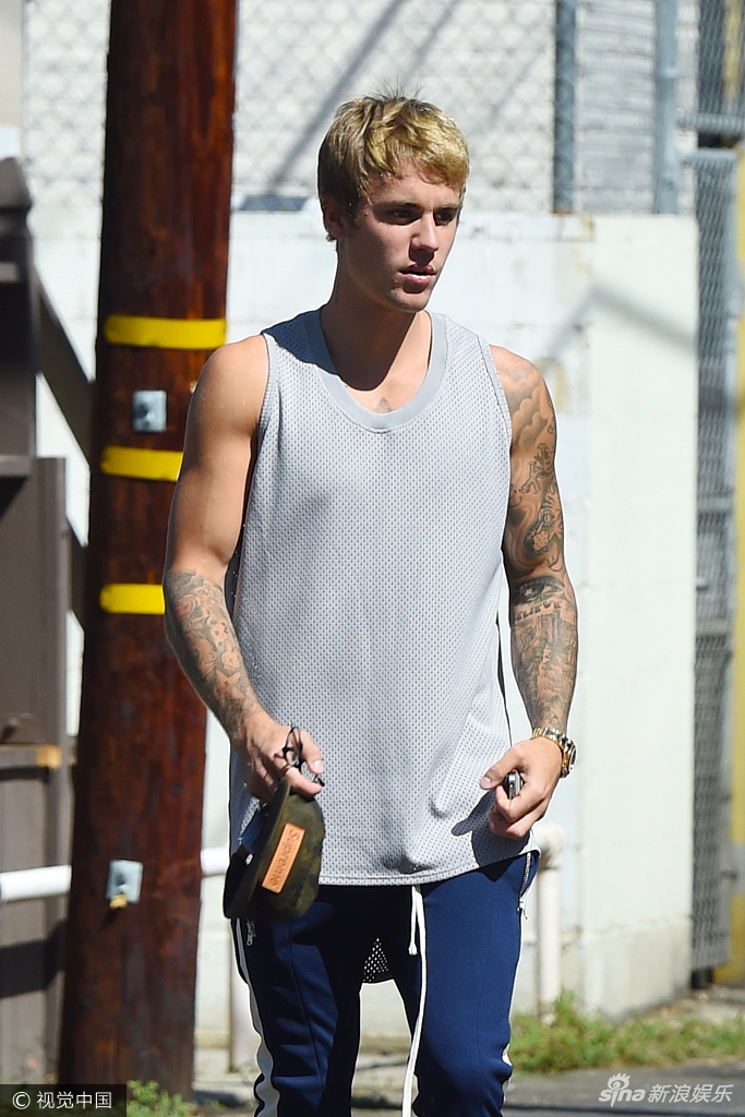 25 10:06:31 1 / 4 新浪娱乐讯 当地时间9月21日,西好莱坞,贾斯汀